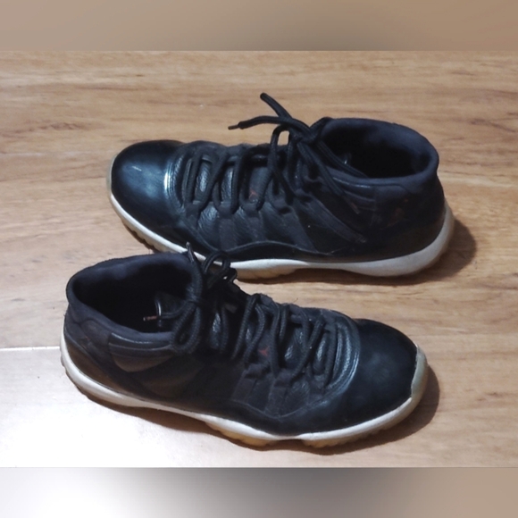 Air Jordan 11 Retro High 72-10 Size 10.5us Used, No Box - Picture 6 of 8
